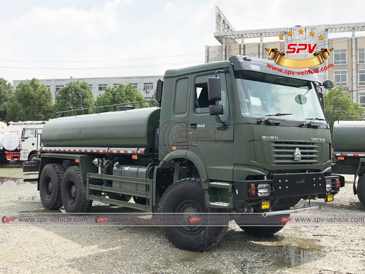 6X6 Water Sprinker Truck Sinotruk - RF